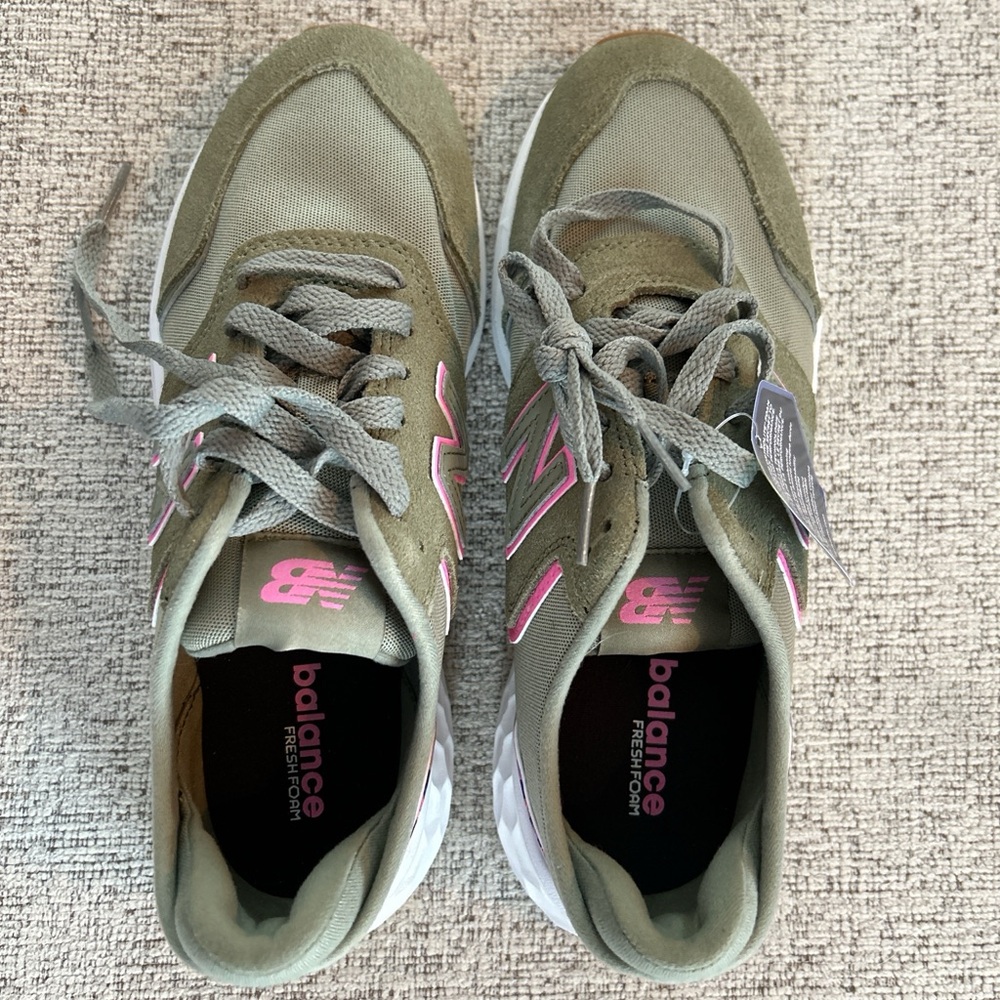 New Balance Women's Green and Pink Sneakers - Picture 3 of 6